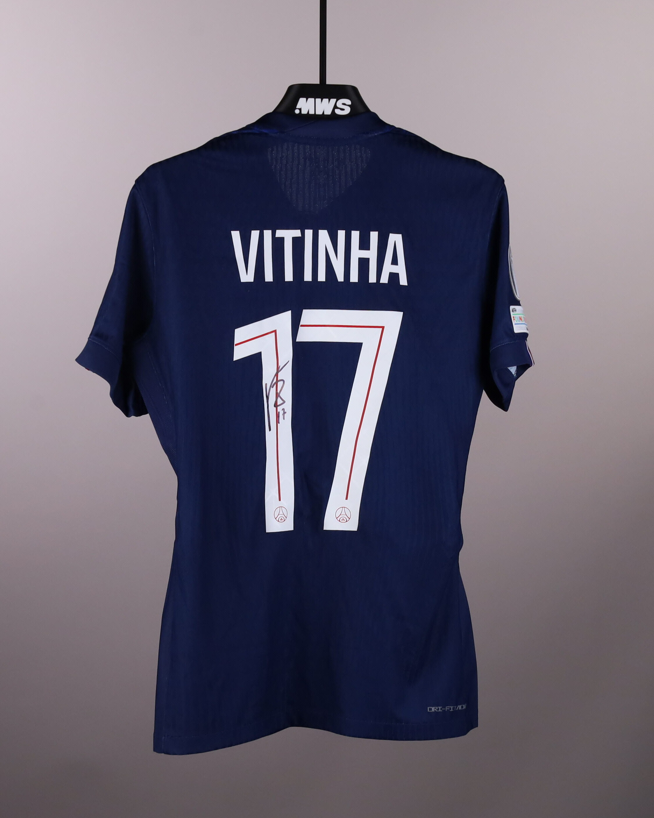 Vitinha Paris Saint-Germain shirt
