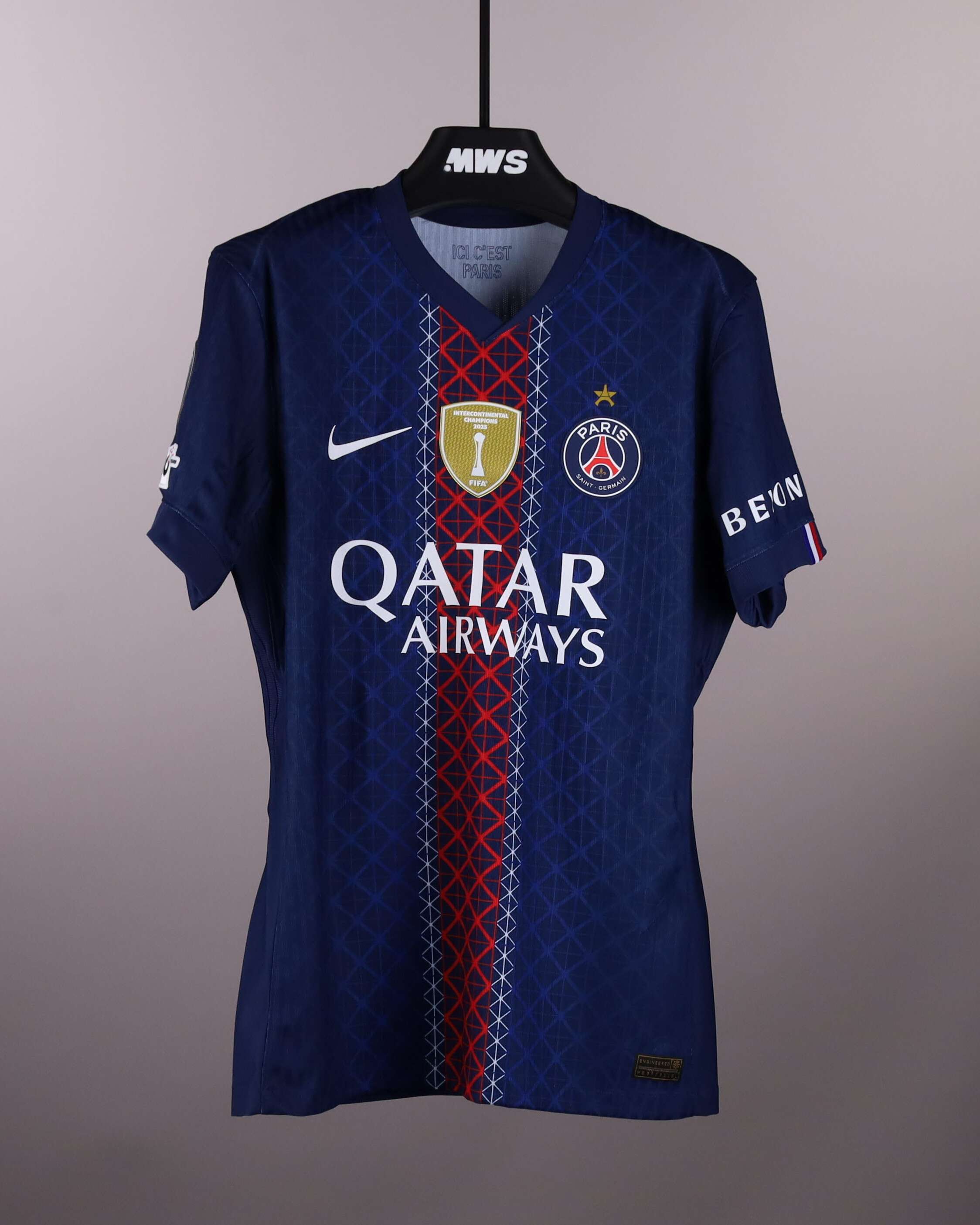 Vitinha Paris Saint-Germain shirt