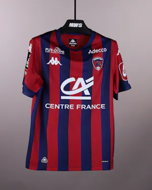 来自Clermont Foot 63的Ilhan Fakili球衣