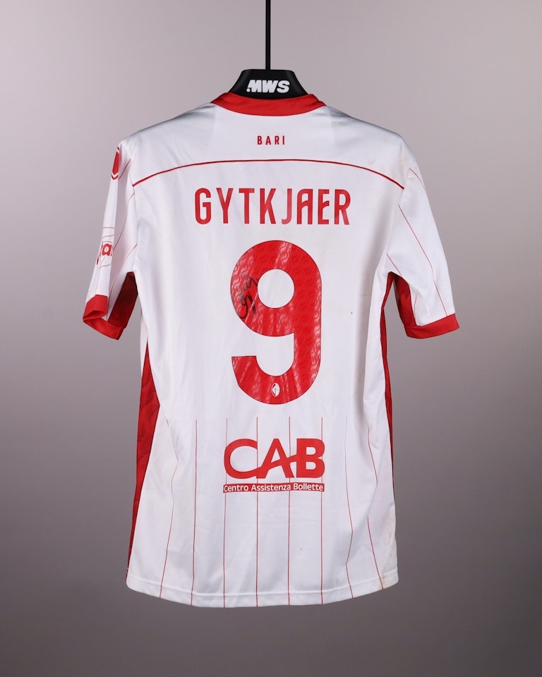 Christian Gytkjær S.S.C. Bari jersey