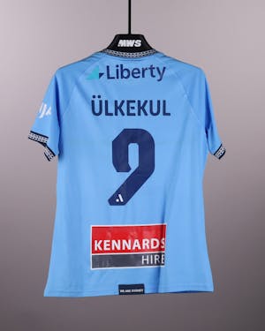 Sydney W 팀의 Jodi Ulkekul 셔츠