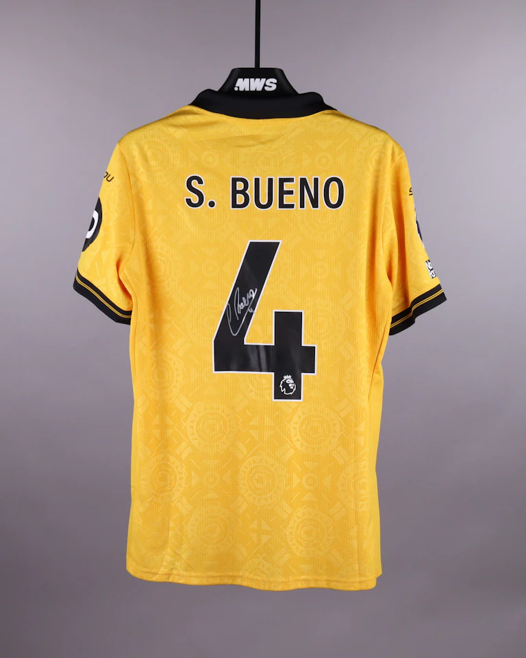 Santiago Bueno  Wolverhampton Wanderers shirt