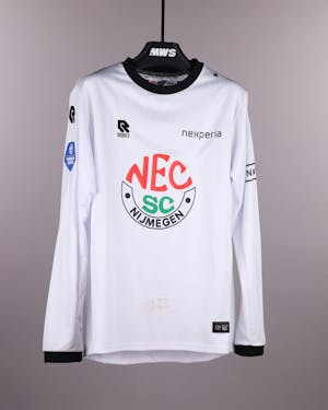 N.E.C. 팀의 Basar Onal 셔츠