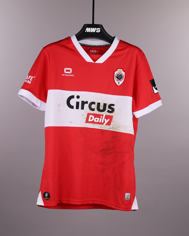 A. Valencia Bajaña Royal Antwerp FC jersey