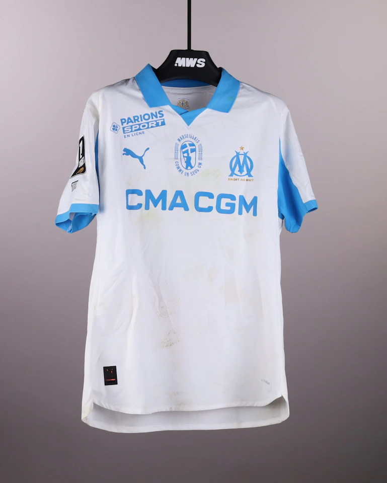 来自Olympique de Marseille的Nayef Aguerd球衣