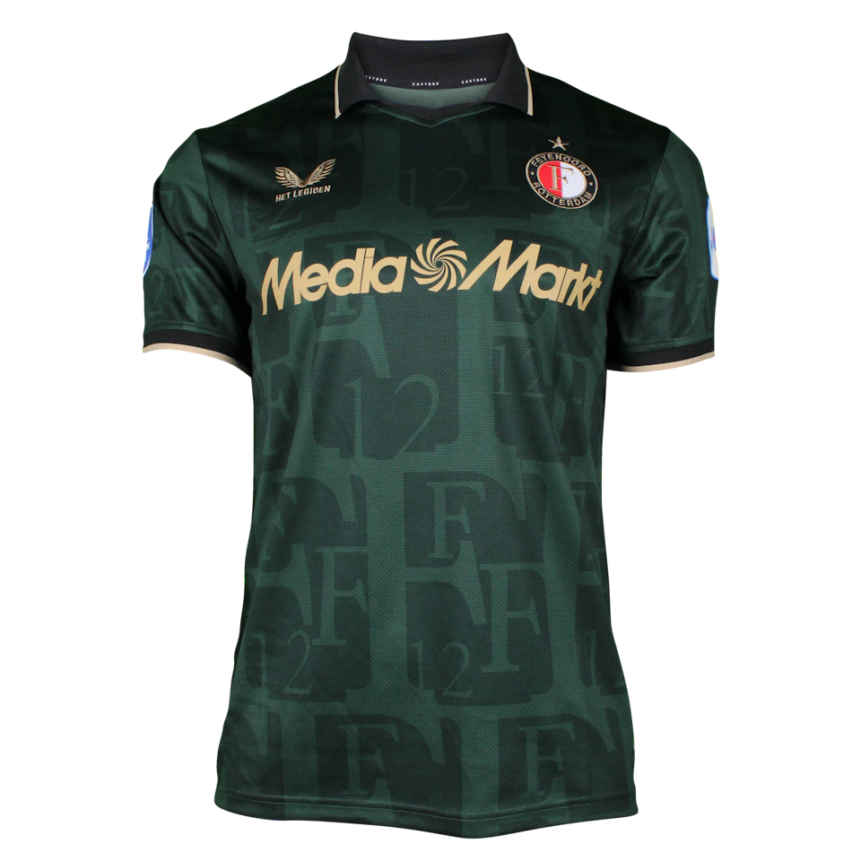 来自Feyenoord的In-beom Hwang 황인범球衣