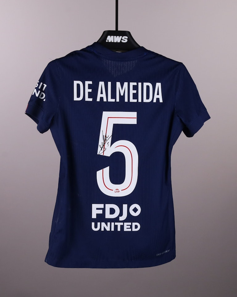 Elisa De Almeida Paris Saint-Germain Féminines jersey