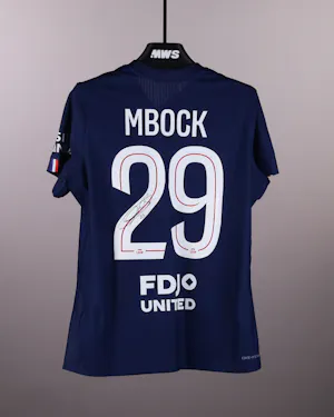 来自Paris Saint-Germain Féminines的Griedge Mbock球衣