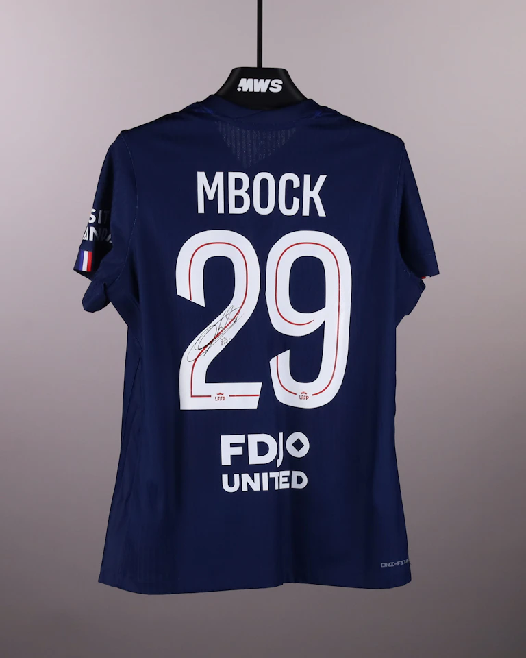 来自Paris Saint-Germain Féminines的Griedge Mbock球衣