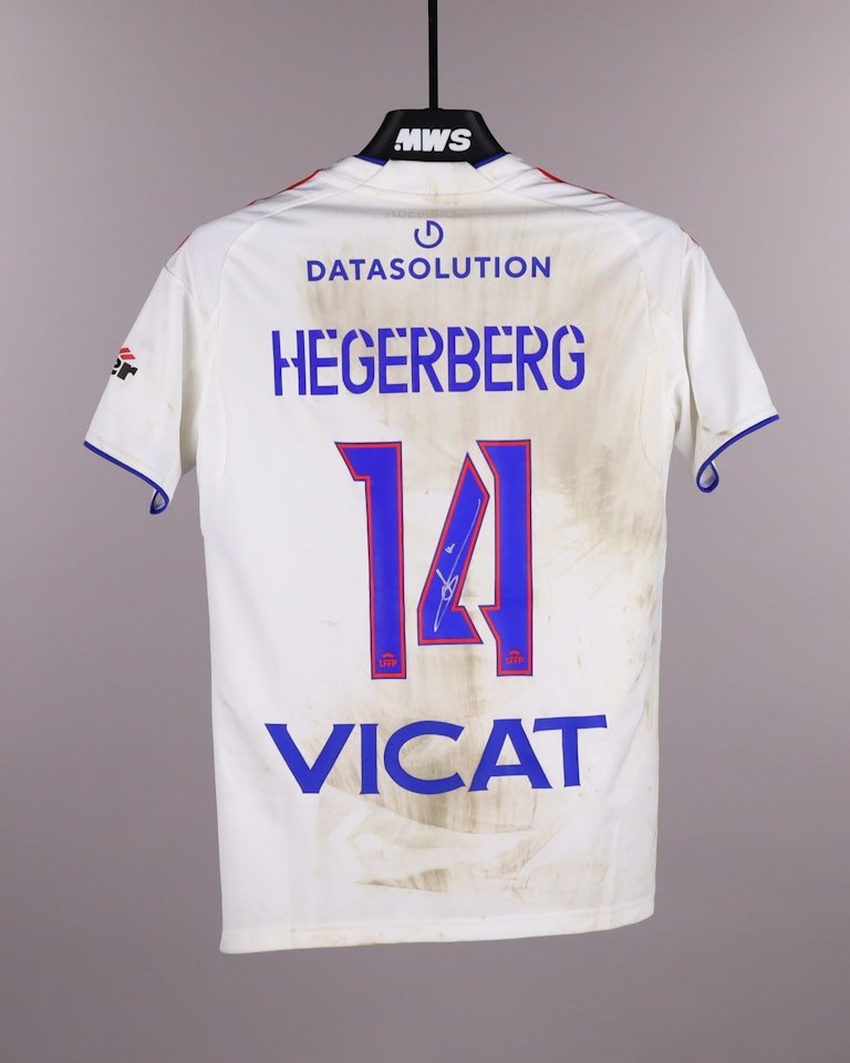 Ada Hegerberg OL Lyonnes jersey