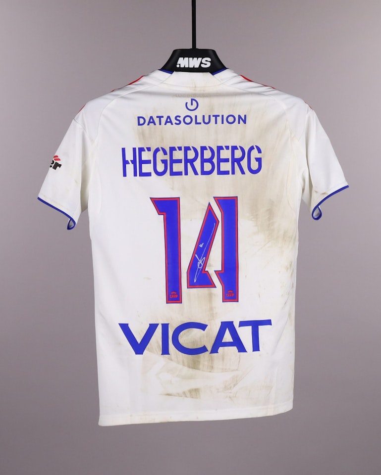 Ada Hegerberg OL Lyonnes jersey