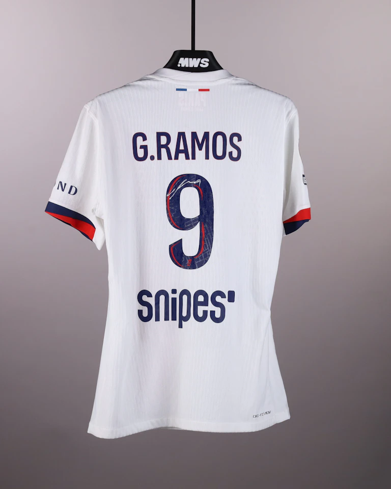 Gonçalo Ramos Paris Saint-Germain のシャツ