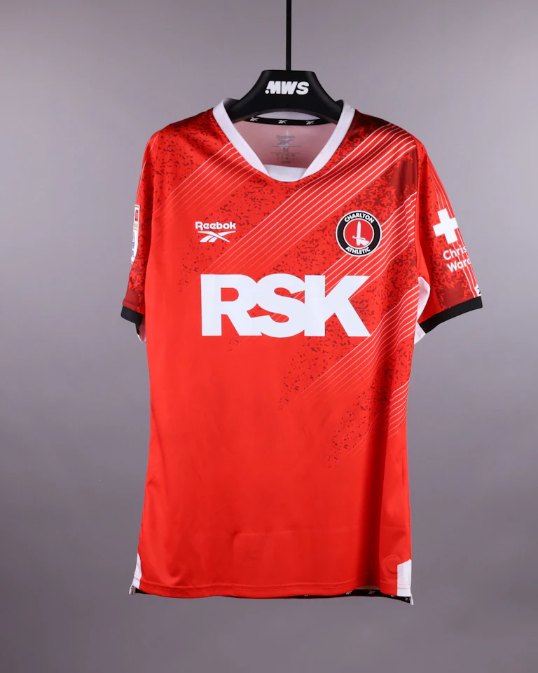 来自Charlton Athletic的Amari'i Bell球衣