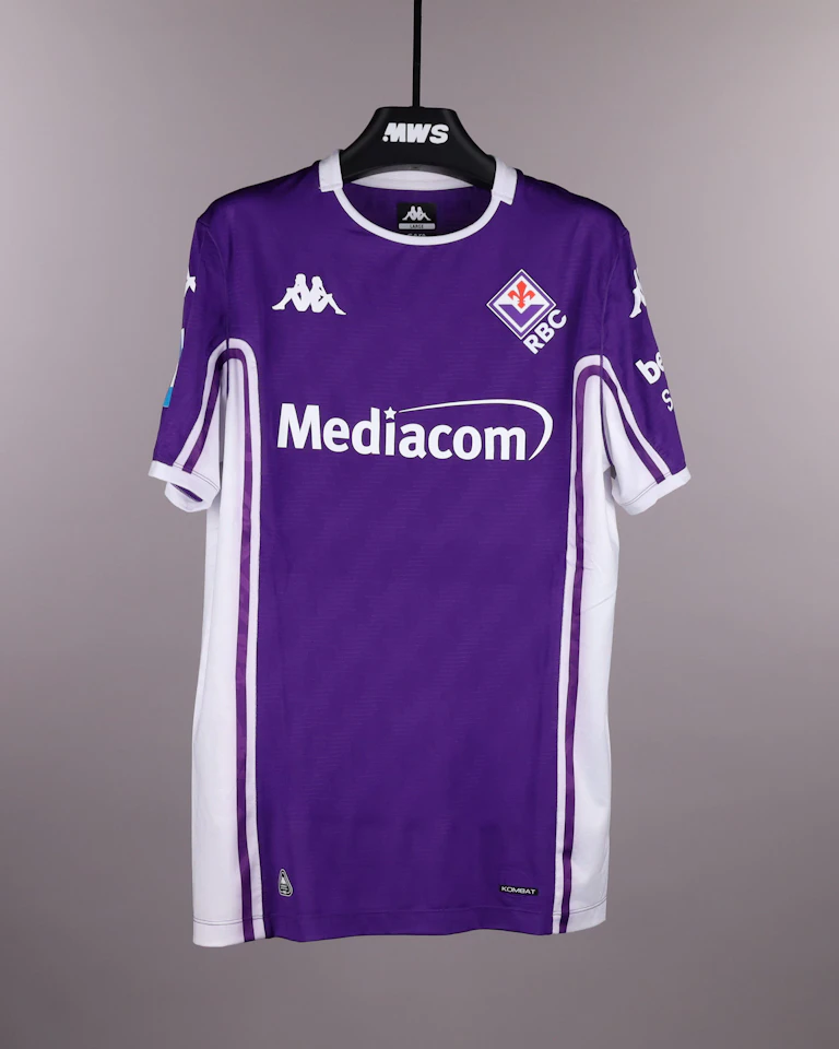 来自ACF Fiorentina的Pietro Comuzzo球衣