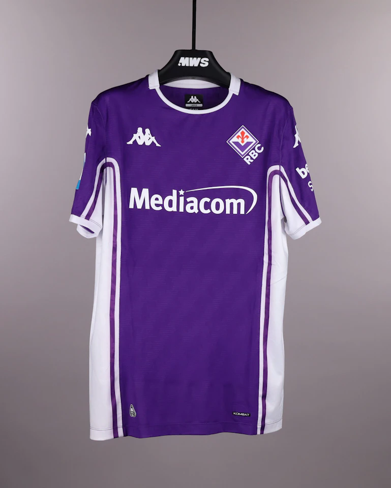 来自ACF Fiorentina的Pietro Comuzzo球衣