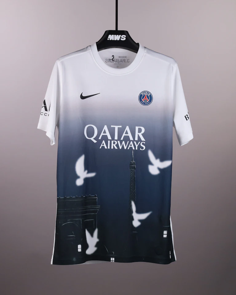 Achraf Hakimi Paris Saint-Germain shirt