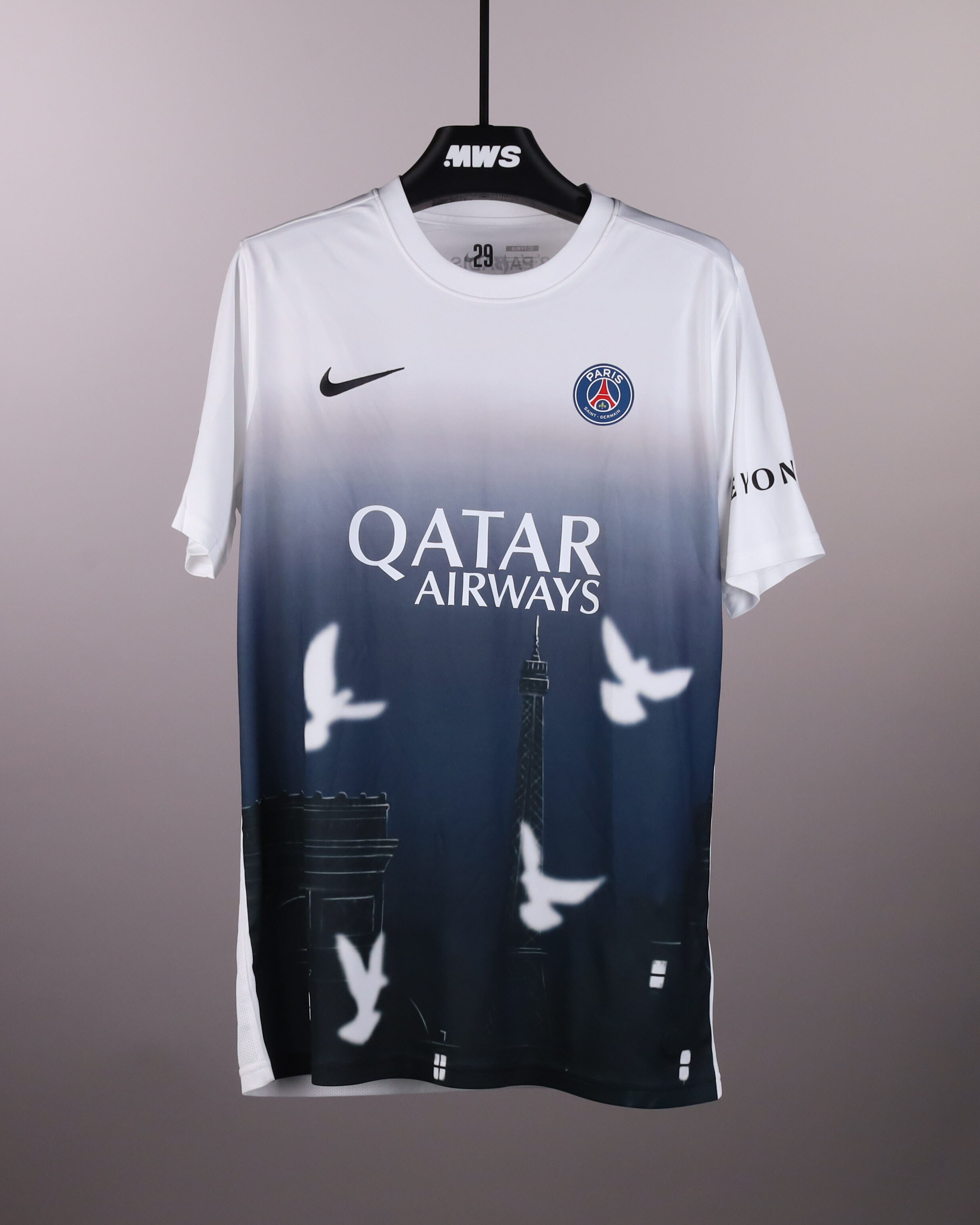 Bradley Barcola Paris Saint-Germain shirt