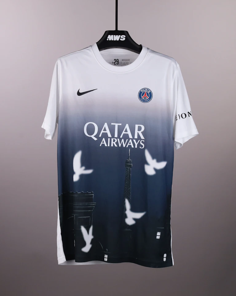 Bradley Barcola Paris Saint-Germain shirt