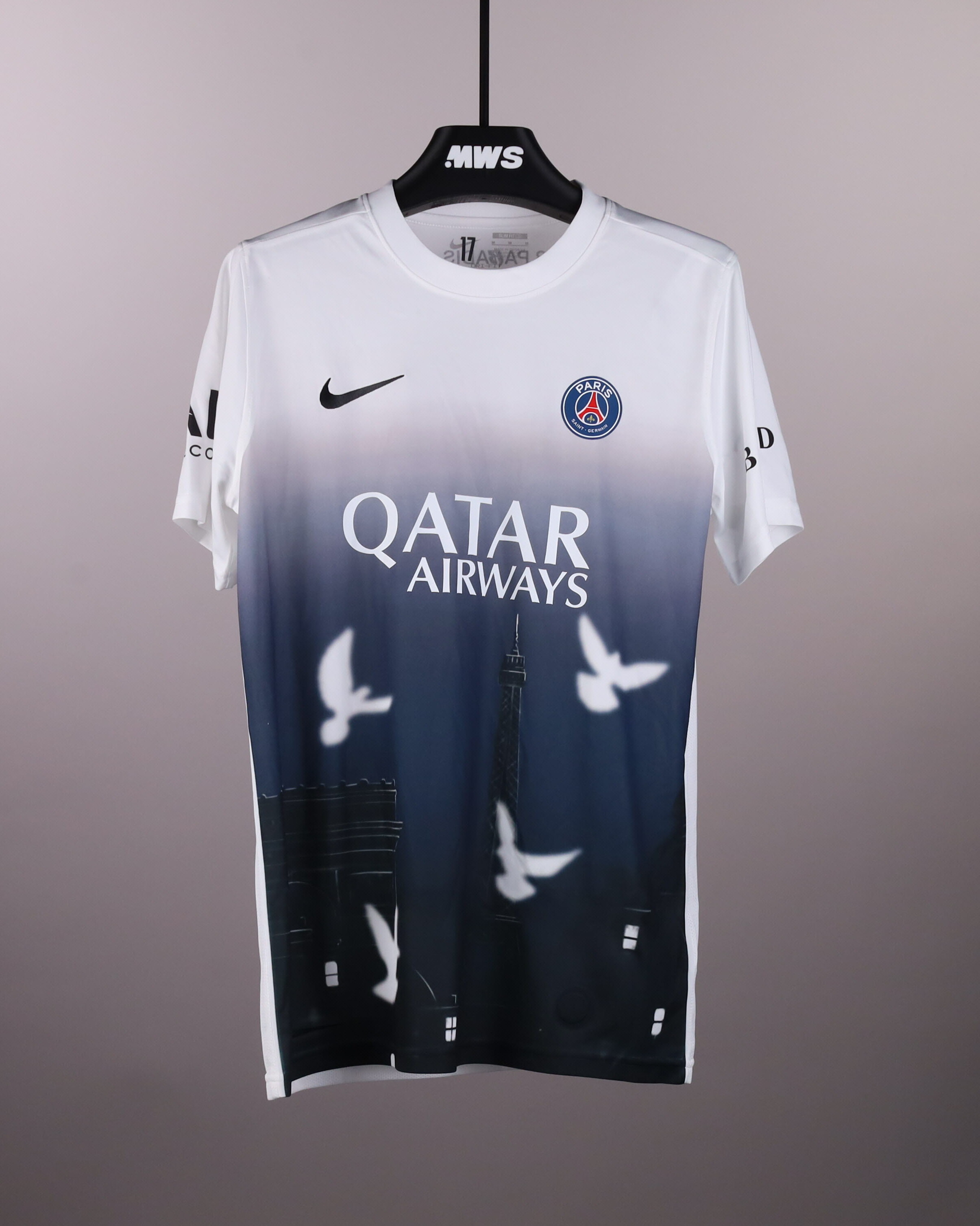 Vitinha Paris Saint-Germain shirt