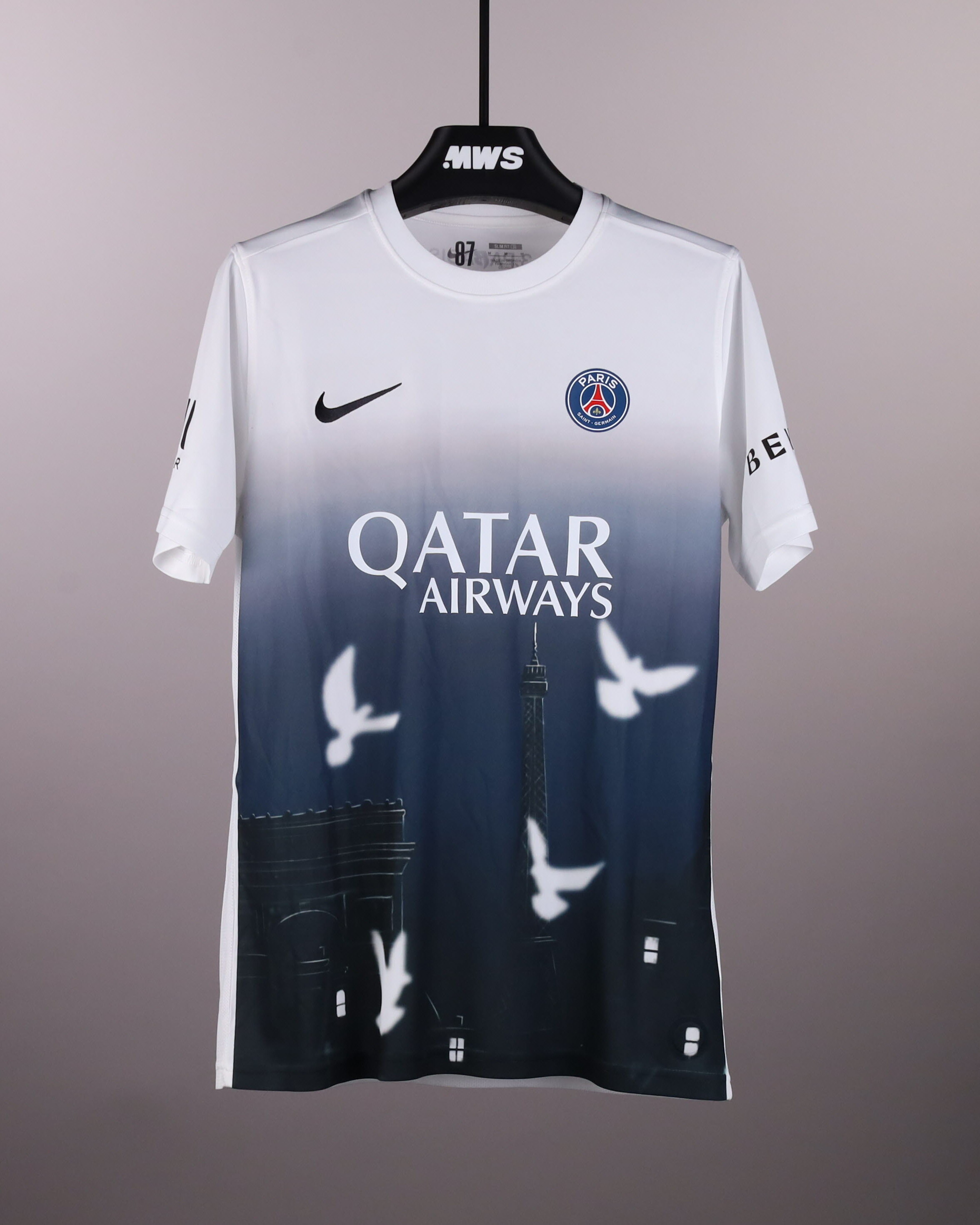 João Neves Paris Saint-Germain shirt