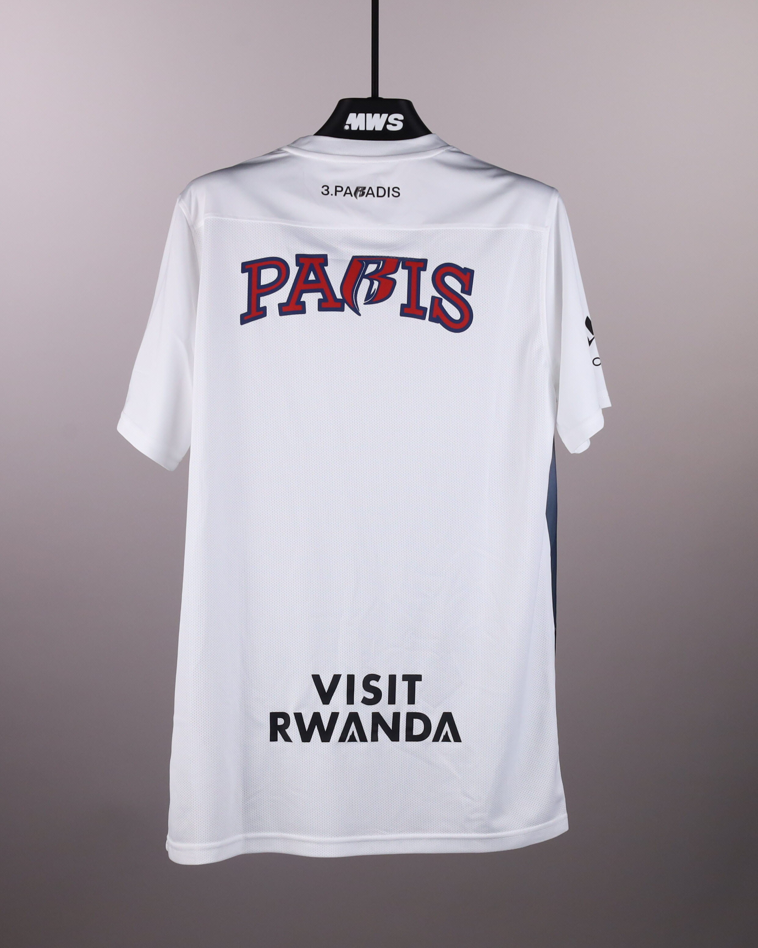 Lucas Hernández Paris Saint-Germain shirt