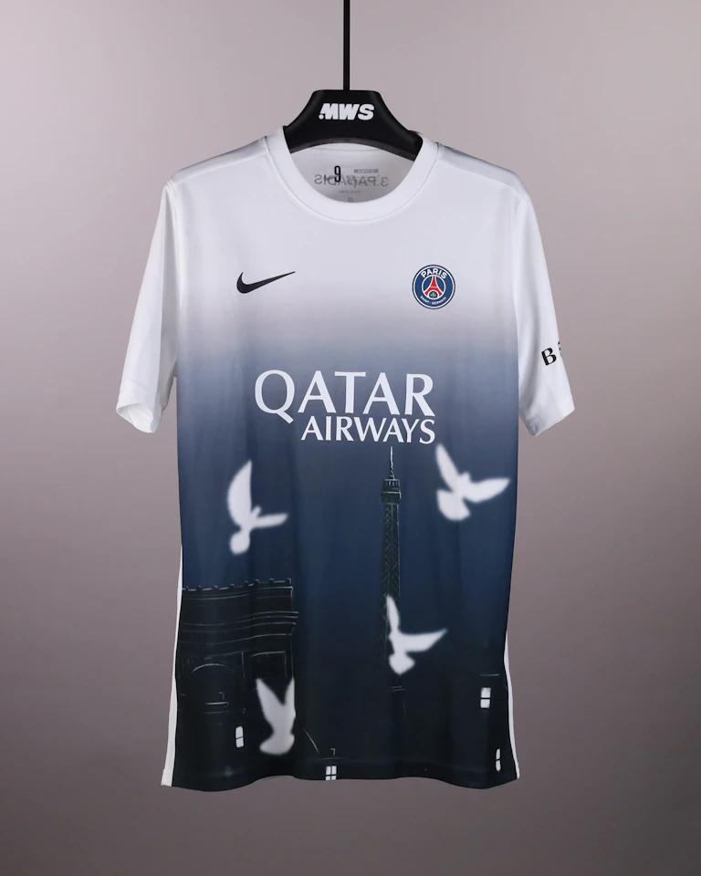 Gonçalo Ramos Paris Saint-Germain shirt