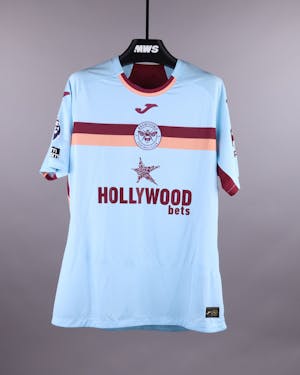 Brentford 팀의 Kristoffer Vassbakk Ajer 셔츠