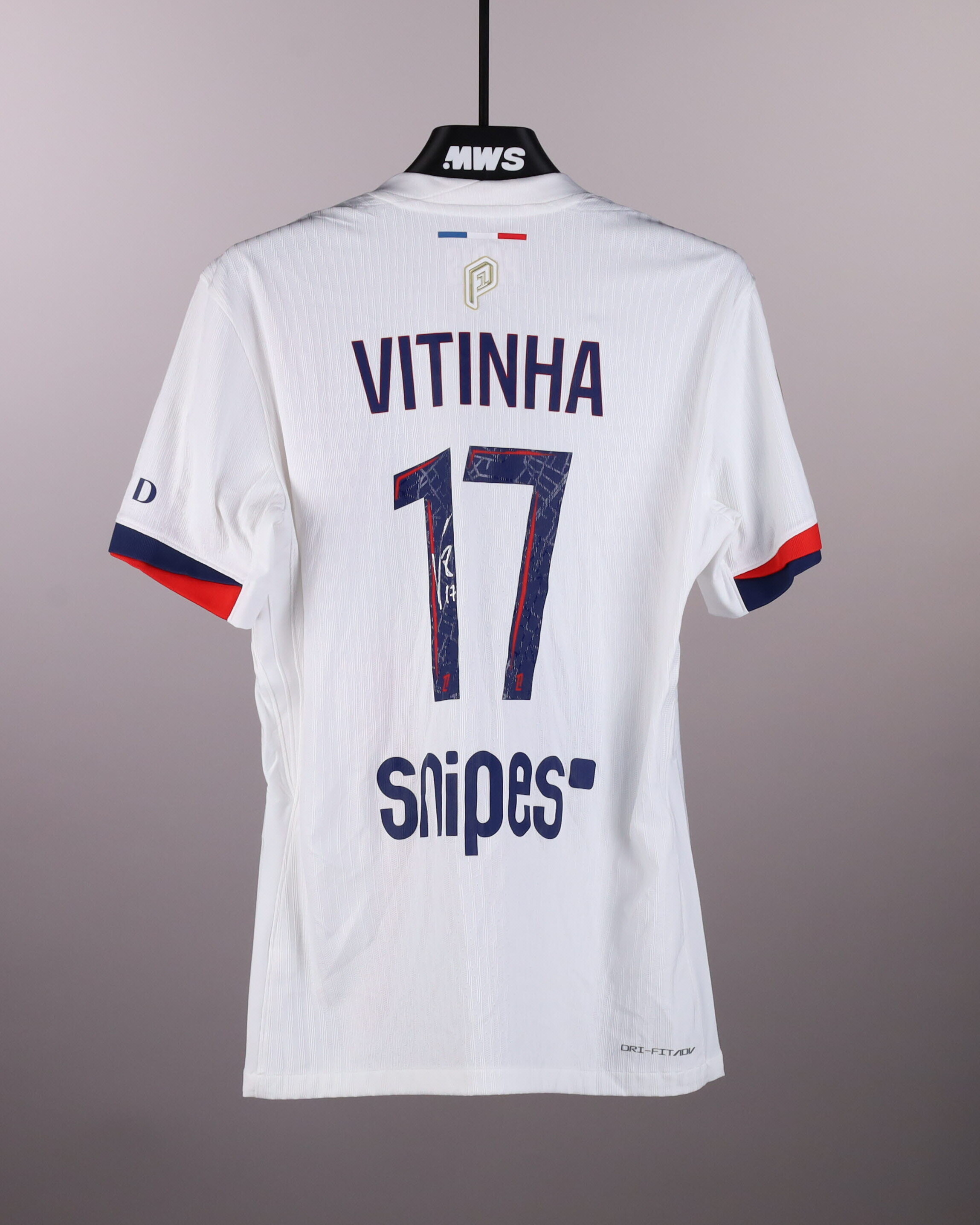 Vitinha Paris Saint-Germain shirt