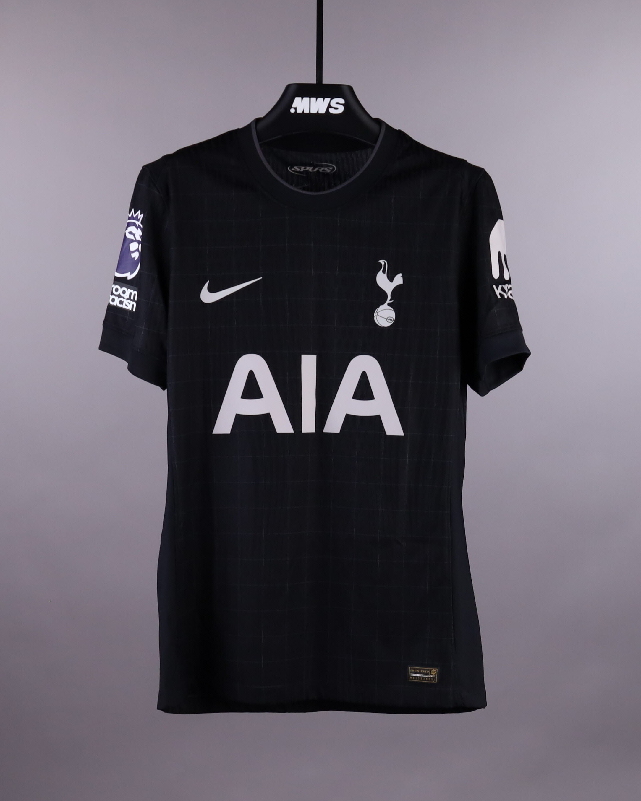 Pedro Porro Tottenham Hotspur shirt