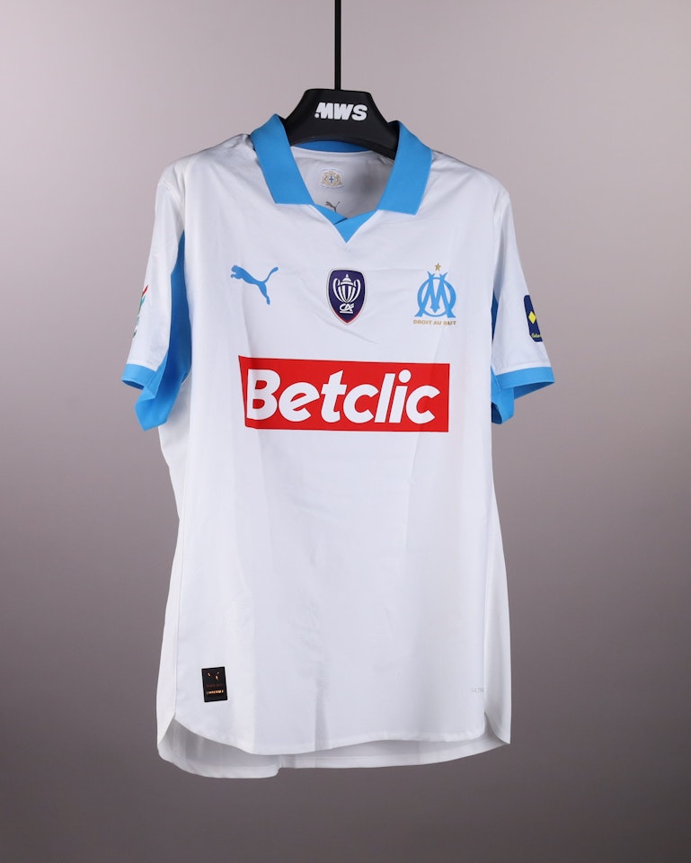 来自Olympique de Marseille的Amine Gouiri球衣