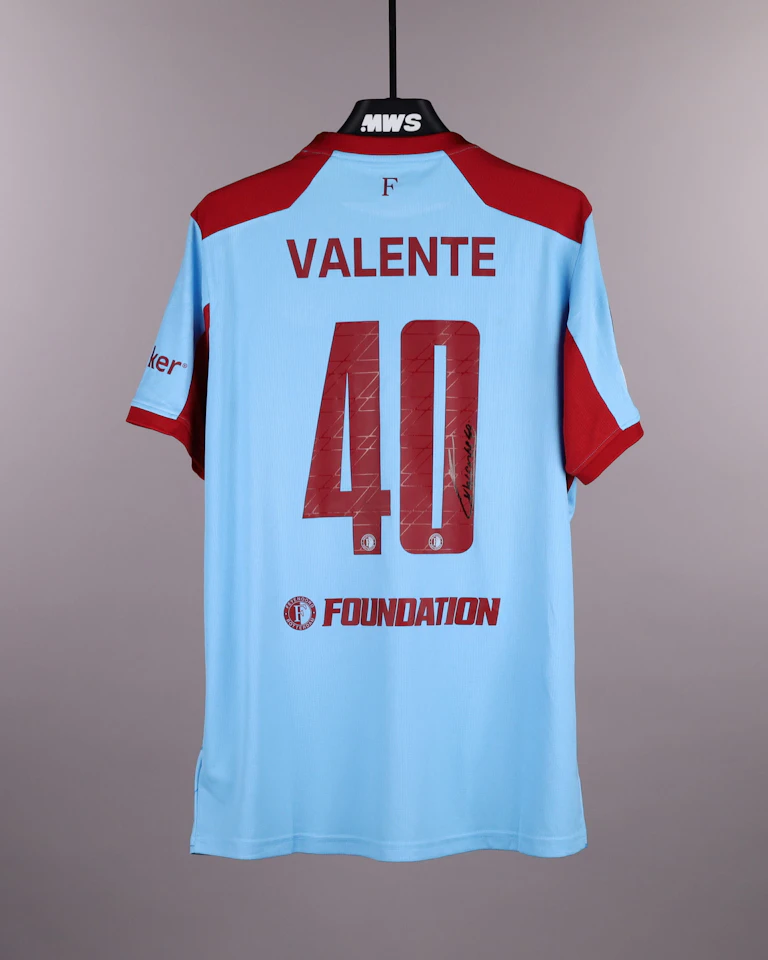 来自Feyenoord的Luciano Valente球衣