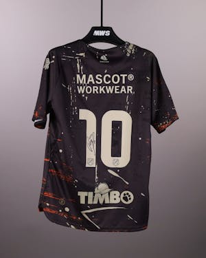 FC Volendam 팀의 Brandley Kuwas 셔츠