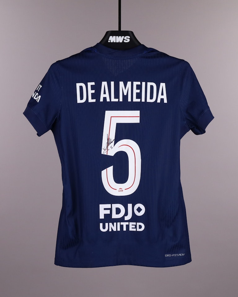 Elisa De Almeida Paris Saint-Germain Féminines jersey