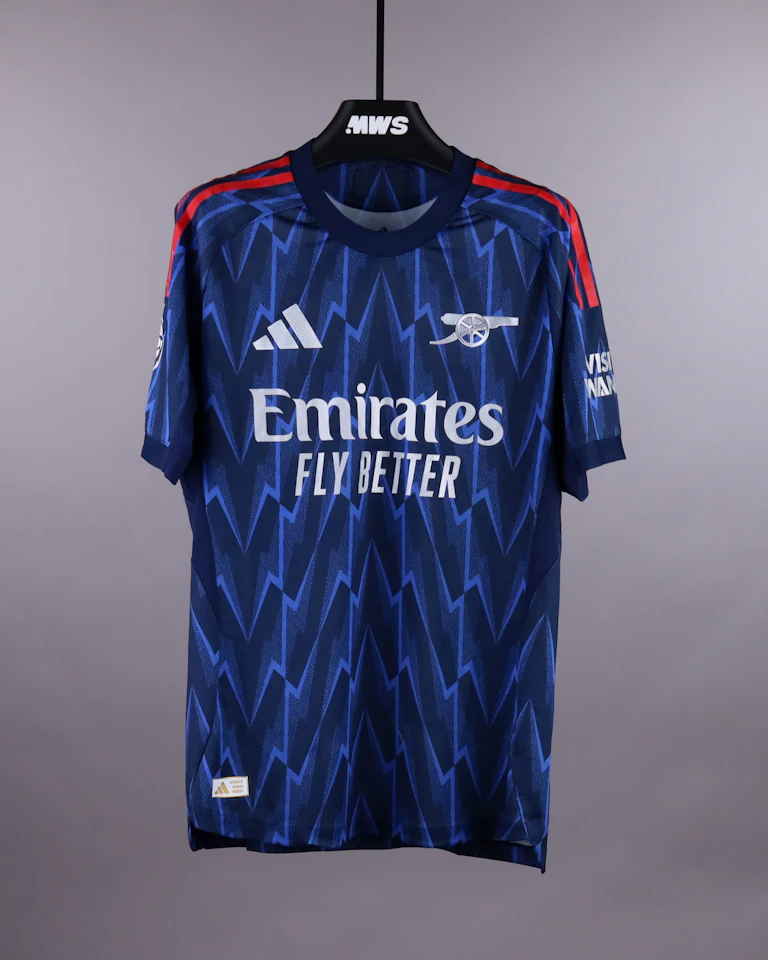 Viktor Gyökeres Arsenal shirt