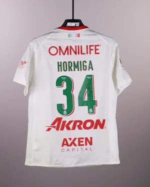 来自Chivas Guadalajara的Armando González Alba球衣