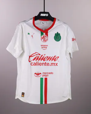 来自Chivas Guadalajara的Armando González Alba球衣