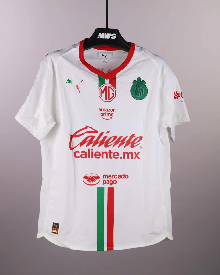 来自Chivas Guadalajara的Armando González Alba球衣