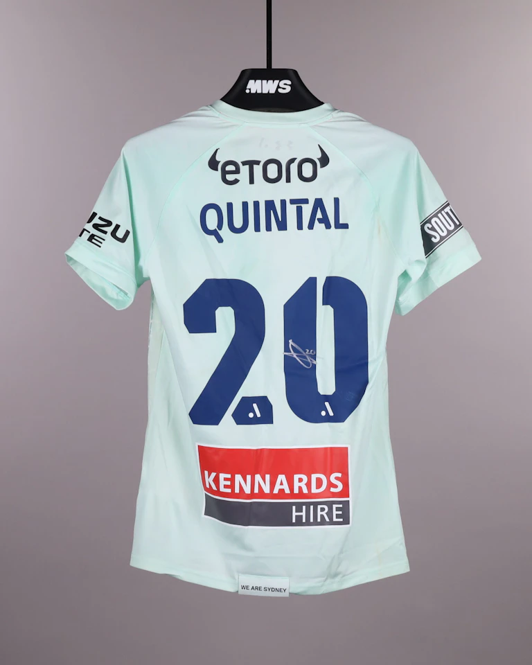 来自Sydney FC的Tiago Quintal球衣