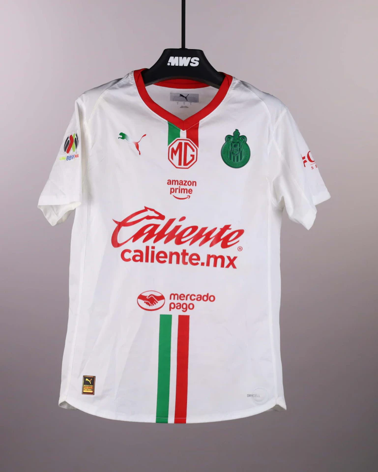 Santiago Sandoval Loboa Chivas Guadalajara camisa.