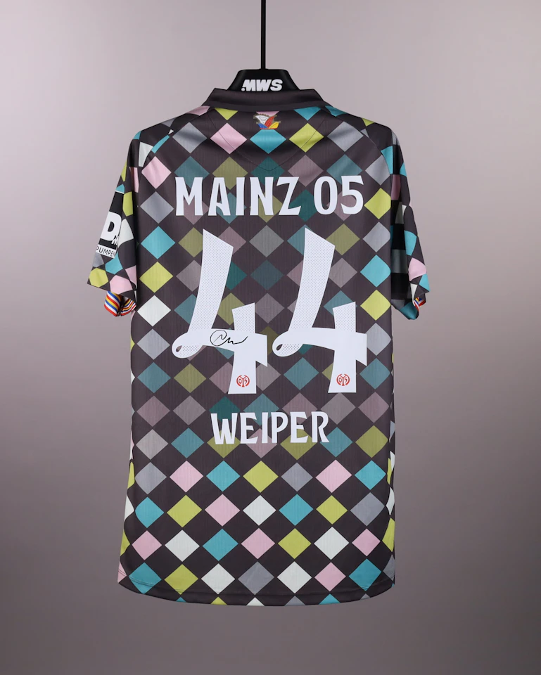 来自Mainz 05的Nelson Weiper球衣