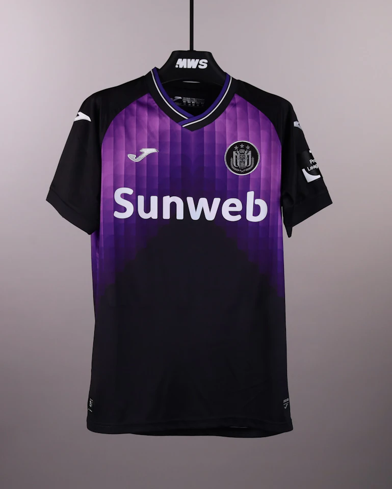 来自RSC Anderlecht的Adriano Bertaccini球衣