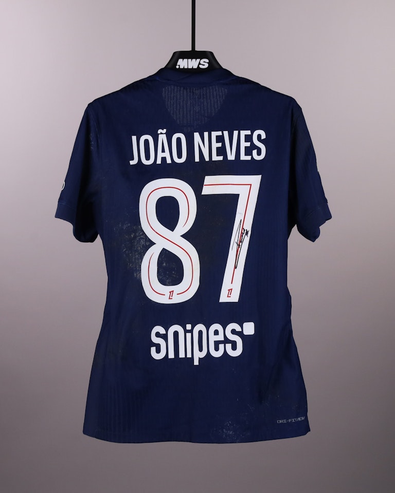 João Neves Paris Saint-Germain のシャツ