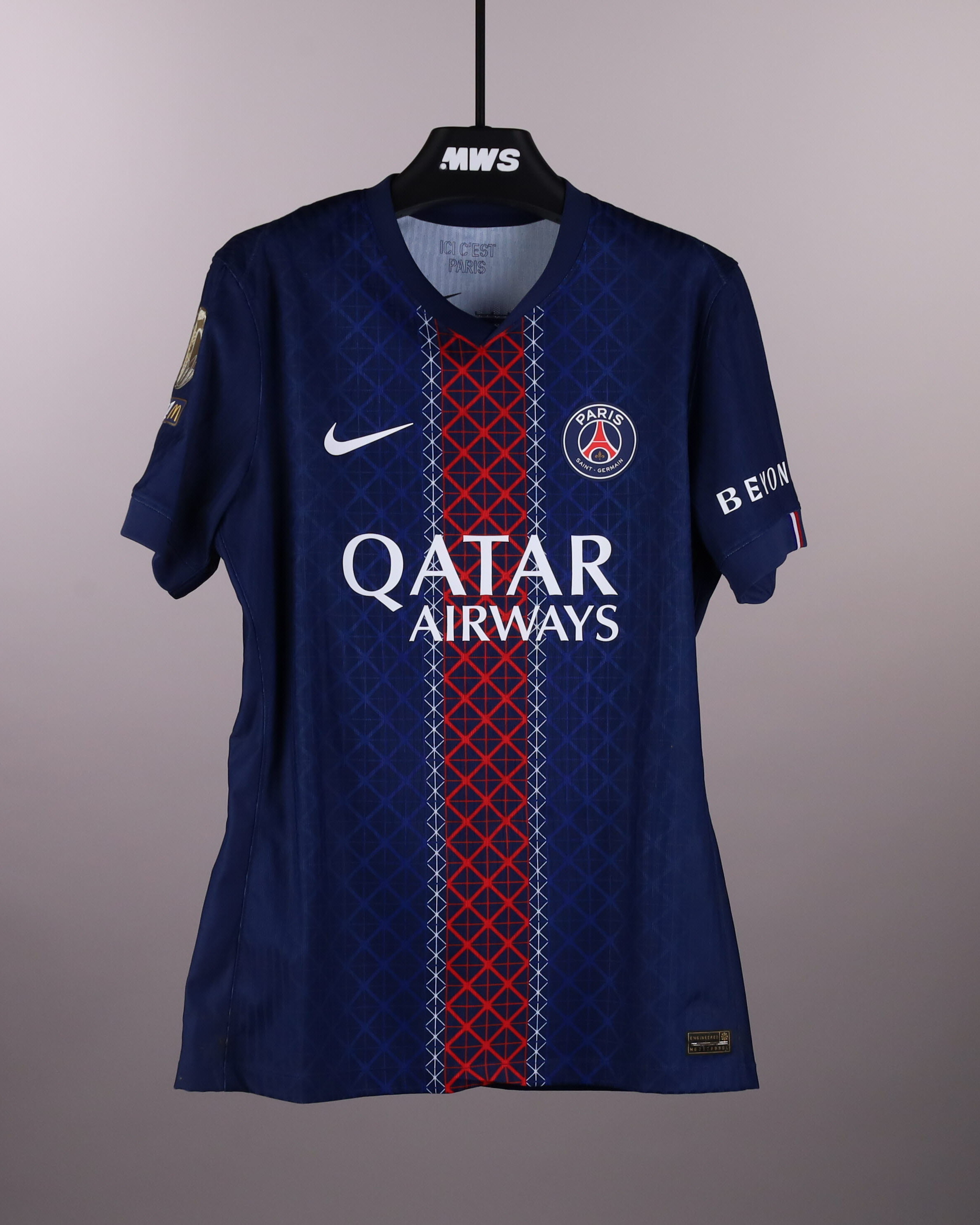 João Neves Paris Saint-Germain shirt