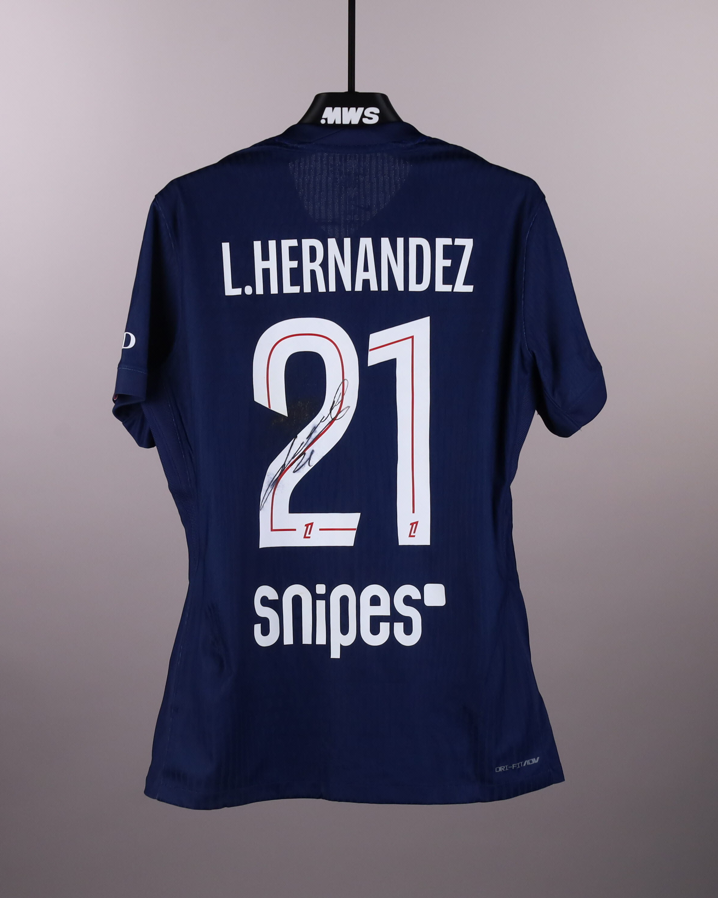 Lucas Hernández Paris Saint-Germain shirt