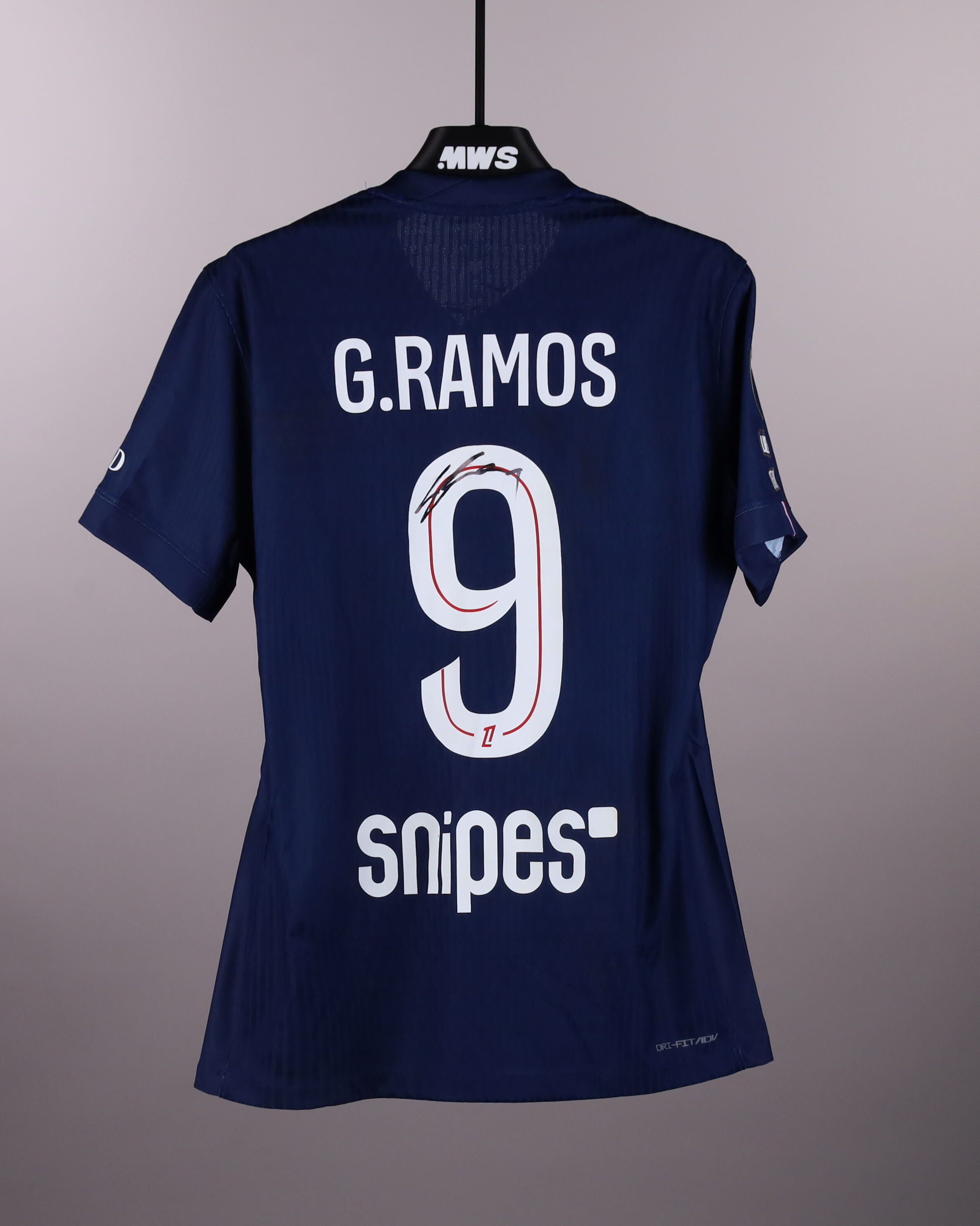 Gonçalo Ramos Paris Saint-Germain のシャツ