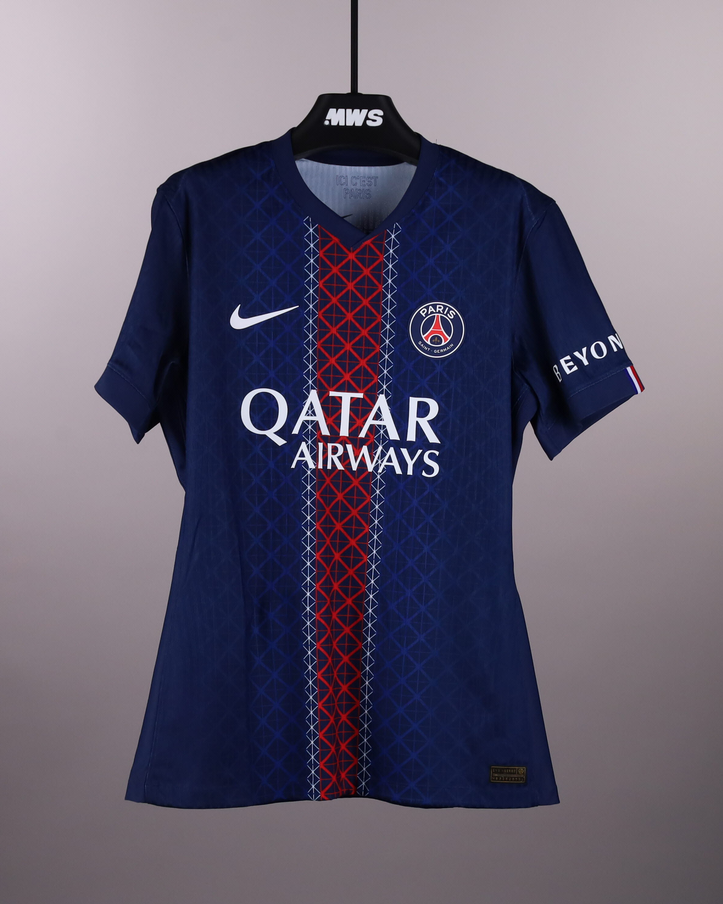 Gonçalo Ramos Paris Saint-Germain のシャツ