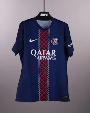 Khvicha Kvaratskhelia Paris Saint-Germain shirt