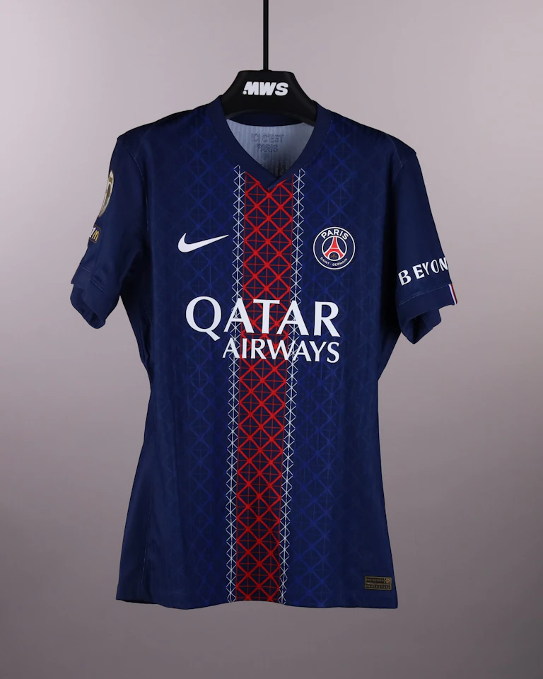 Vitinha Paris Saint-Germain shirt