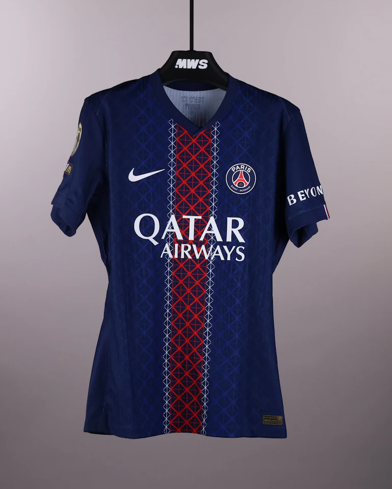 Vitinha Paris Saint-Germain shirt