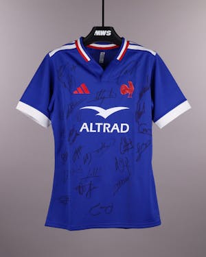 来自France Rugby的Squad Signed Shirt球衣